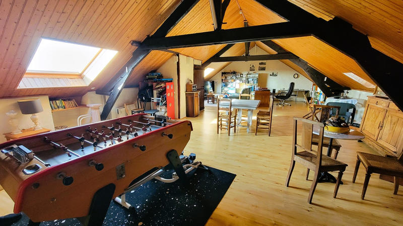 Maison - 206 m² - 8 pièces