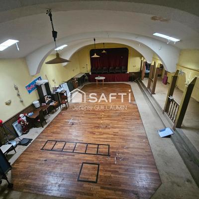 Local commercial - 832 m² - 14 pièces