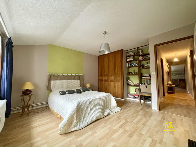 Maison - 212 m² - 7 pièces