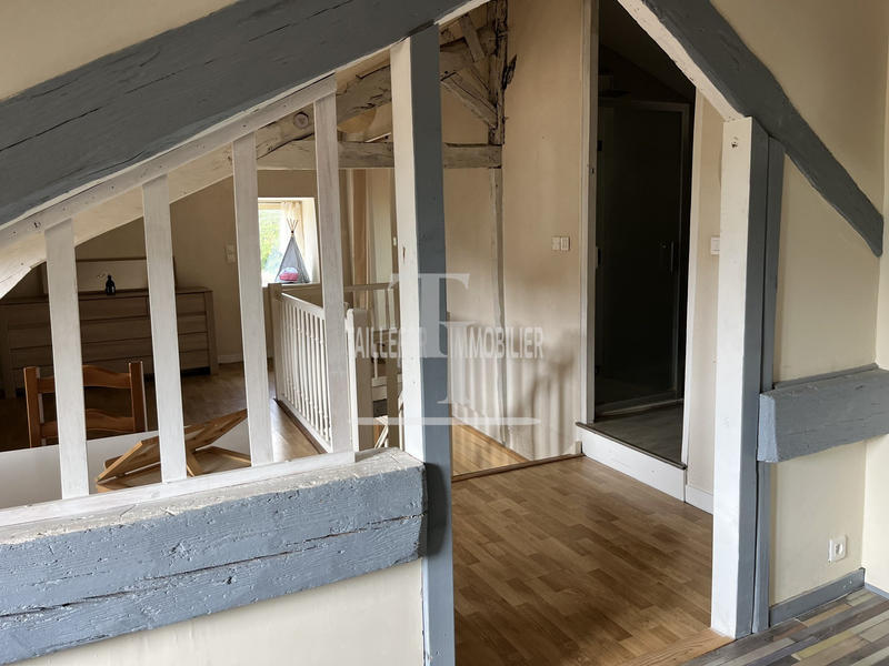 Maison - 230 m² - 8 pièces