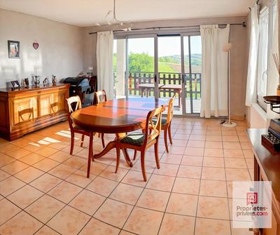 Maison - 230 m² - 8 pièces