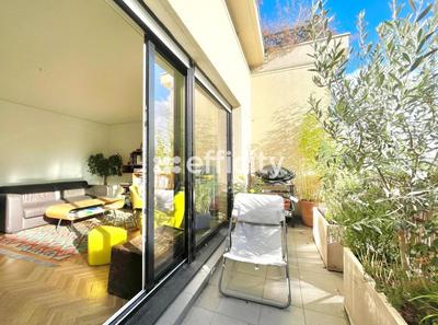 Appartement - 86 m² - 4 pièces