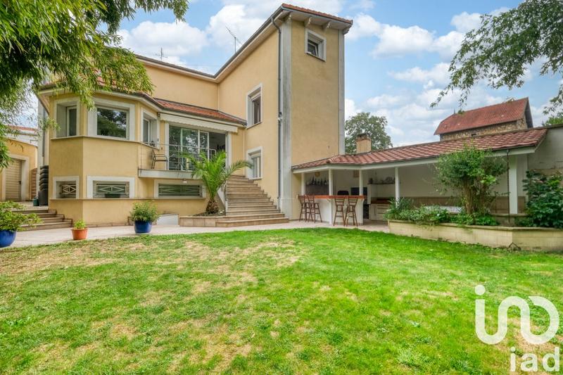 Maison - 180 m² - 6 pièces