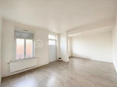 Maison de ville - 100 m² - 5 pièces