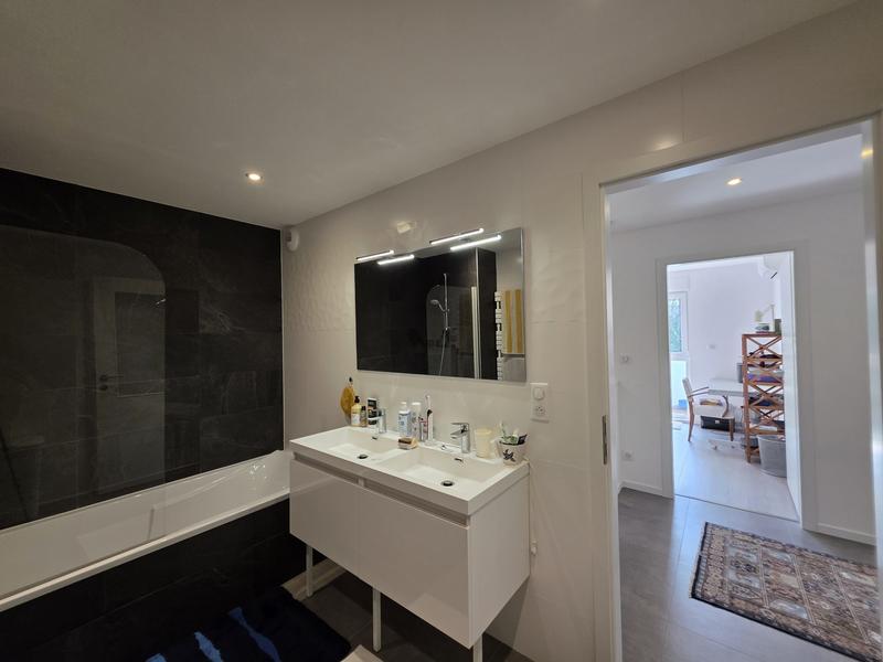 Maison contemporaine - 102 m² - 5 pièces