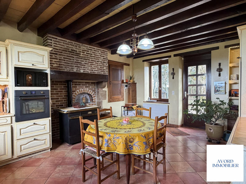 Maison - 285 m² - 9 pièces