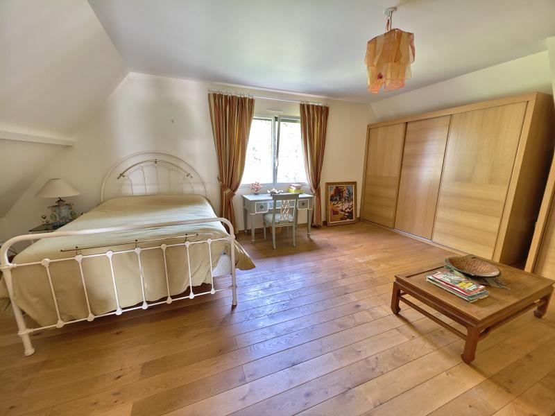 Maison - 332 m² - 9 pièces