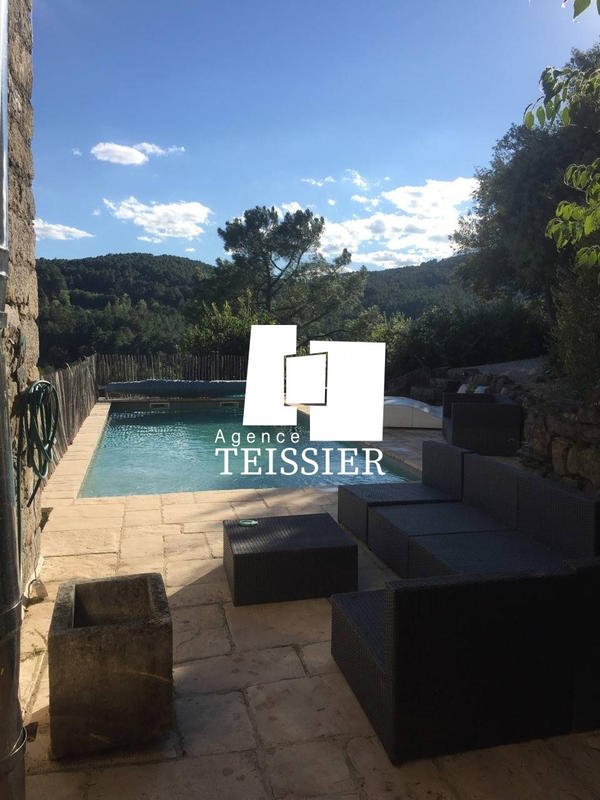 Maison - 300 m² - 14 pièces