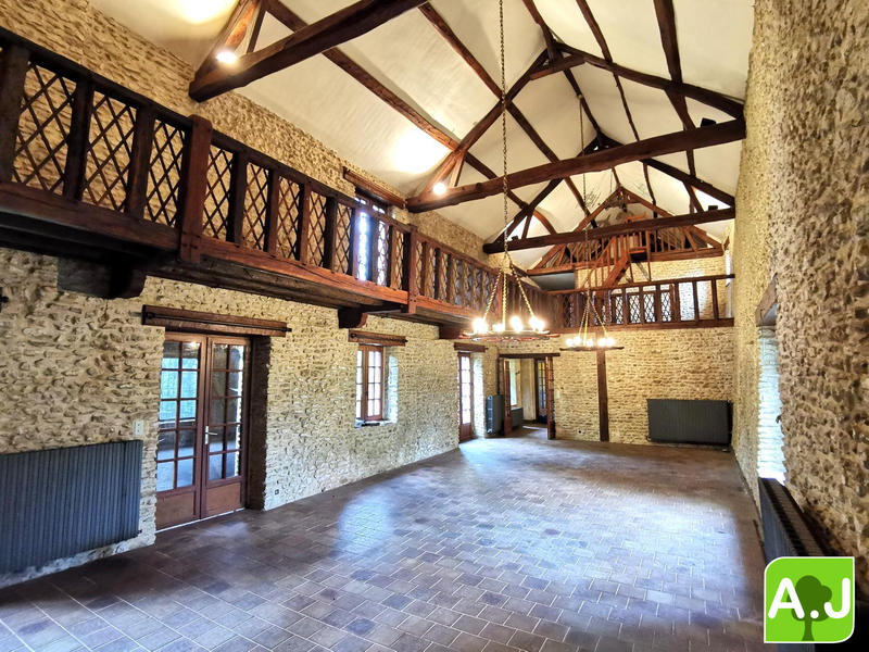 Maison ancienne - 332 m² - 9 pièces