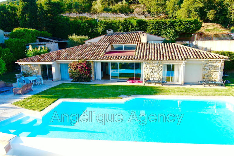 Maison - 200 m² - 7 pièces