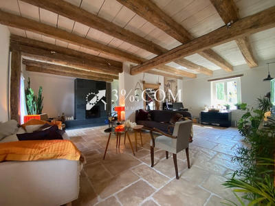 Propriété - 460 m² - 12 pièces