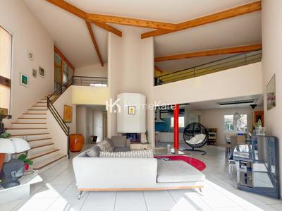 Maison - 200 m² - 6 pièces