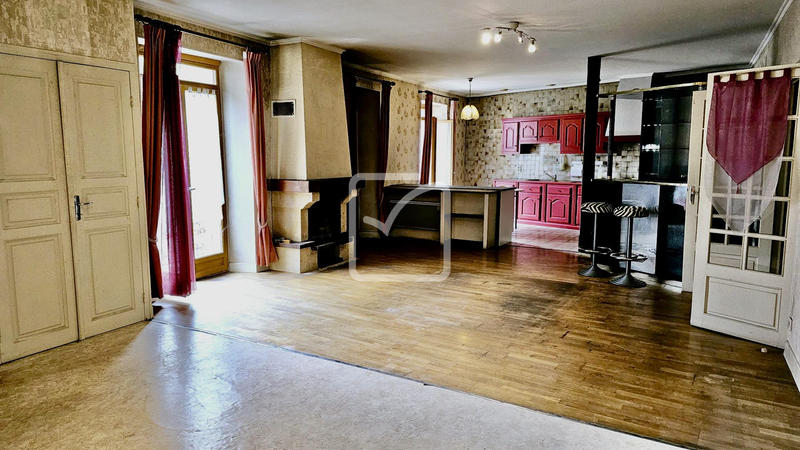 Maison - 180 m² - 5 pièces