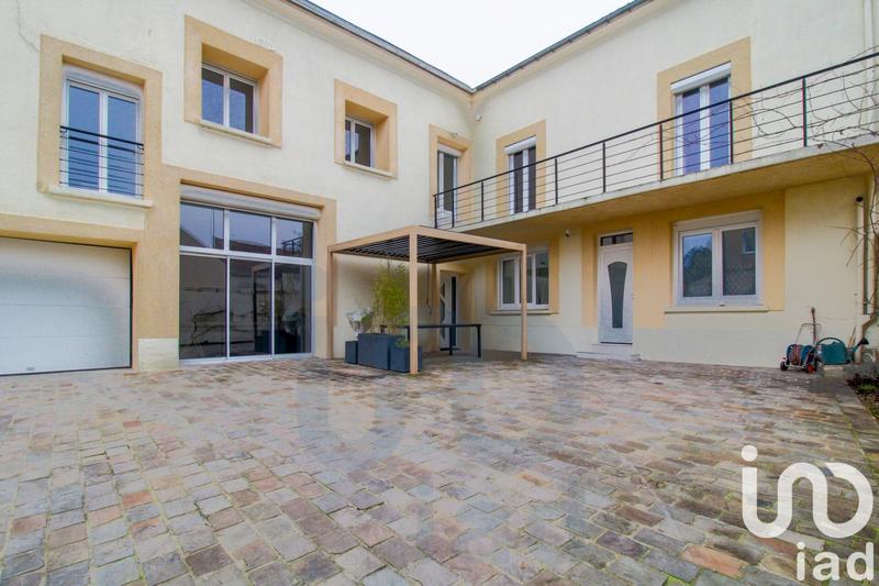 Maison de ville - 225 m² - 8 pièces