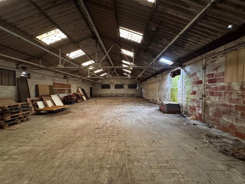 Bureau - 2 500 m² - 1 pièce