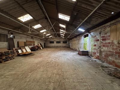 Bureau - 2 500 m² - 1 pièce