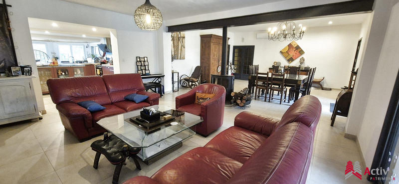 Mas - 303 m² - 9 pièces