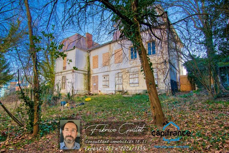 Maison - 320 m² - 10 pièces