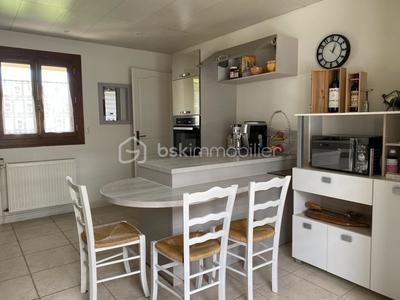 Maison - 140 m² - 6 pièces