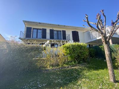 Maison - 103 m² - 4 pièces