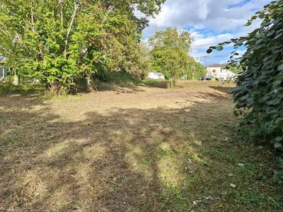 Terrain constructible - 854 m²