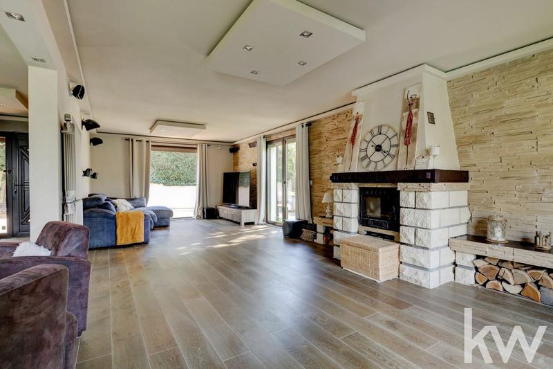 Maison - 288 m² - 12 pièces