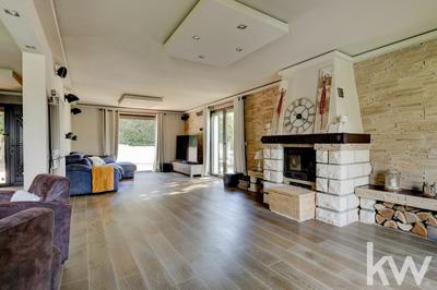 Maison - 288 m² - 12 pièces