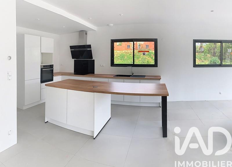 Maison - 140 m² - 5 pièces