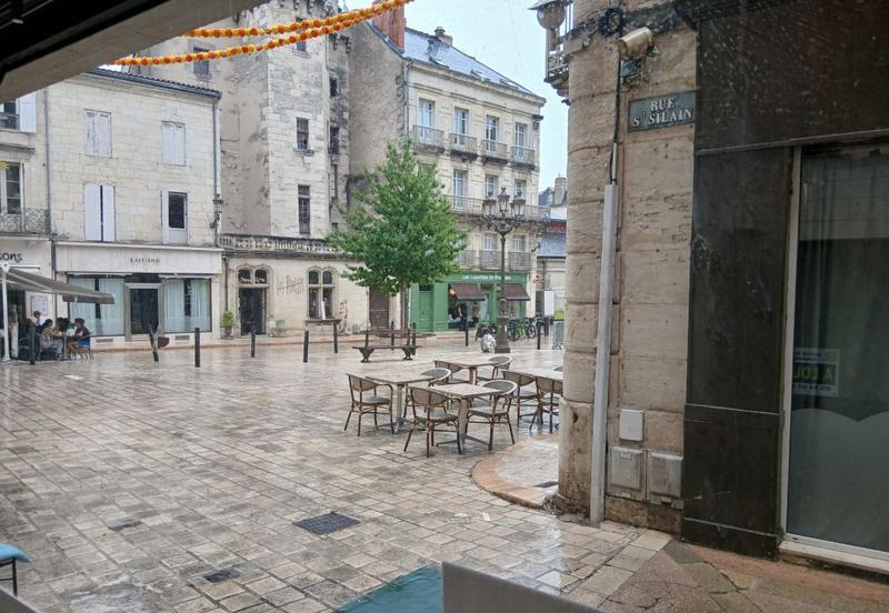 Local commercial - 318 m²