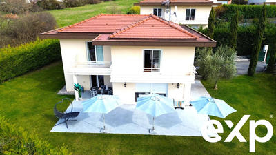 Maison - 221 m² - 5 pièces