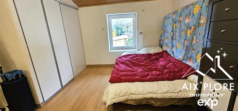 Maison - 210 m² - 7 pièces