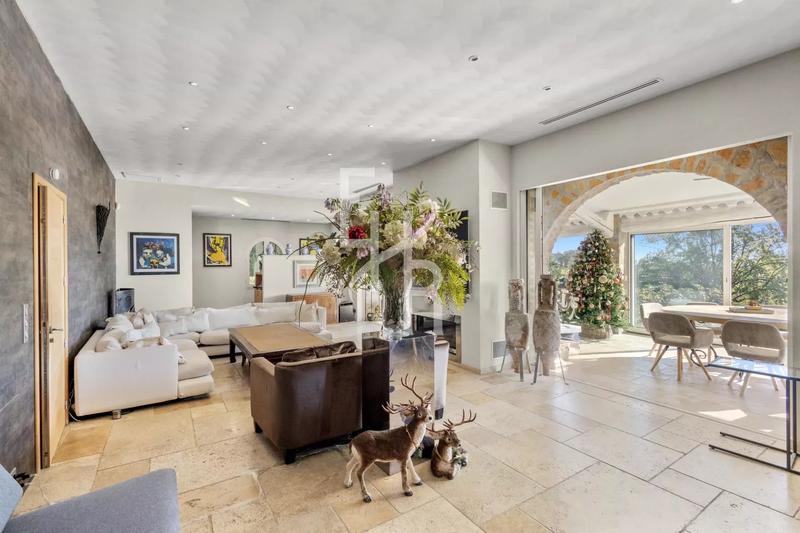 Villa - 188 m² - 6 pièces