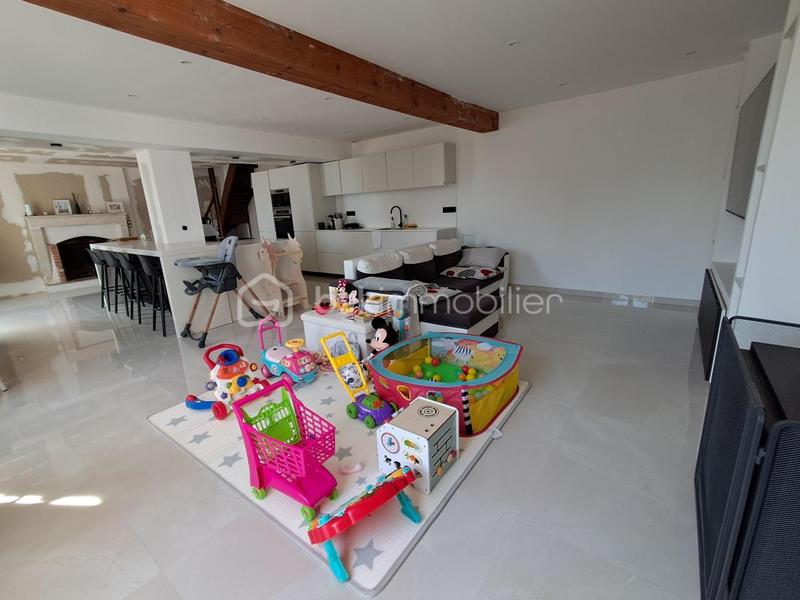 Demeure - 300 m² - 12 pièces