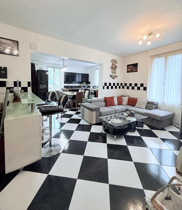 Maison - 84 m² - 4 pièces