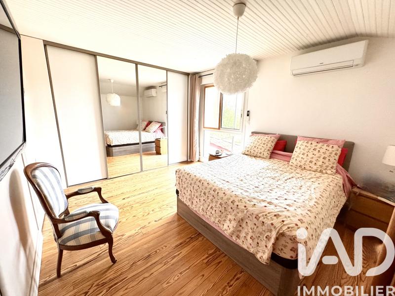 Maison - 202 m² - 6 pièces