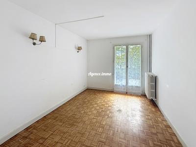 Appartement - 98 m² - 5 pièces