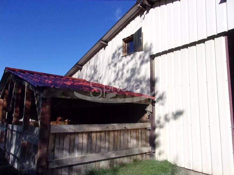 Propriété - 450 m² - 3 pièces