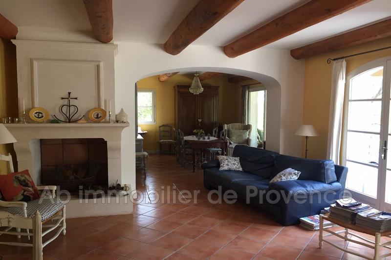 Propriété - 253 m² - 10 pièces