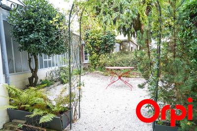 Maison - 340 m² - 7 pièces