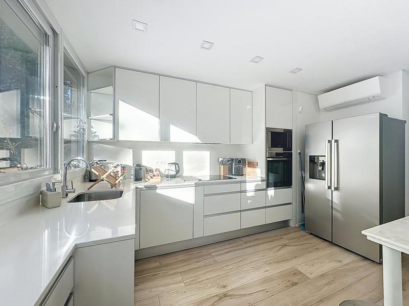 Appartement - 97 m² - 4 pièces