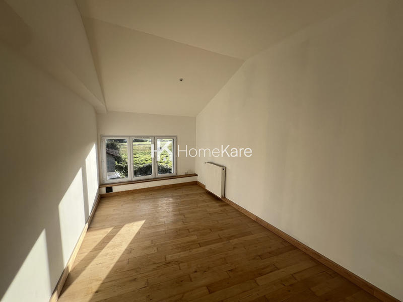 Maison - 180 m² - 5 pièces