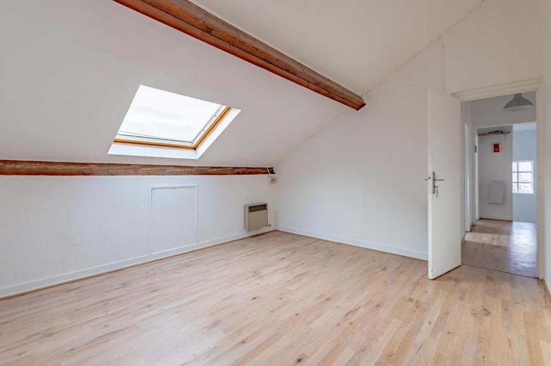 Maison - 280 m² - 10 pièces