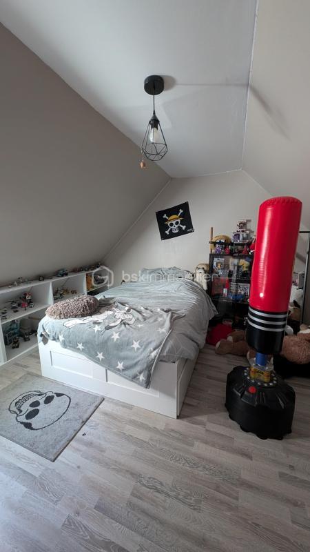 Maison traditionnelle - 170 m² - 8 pièces