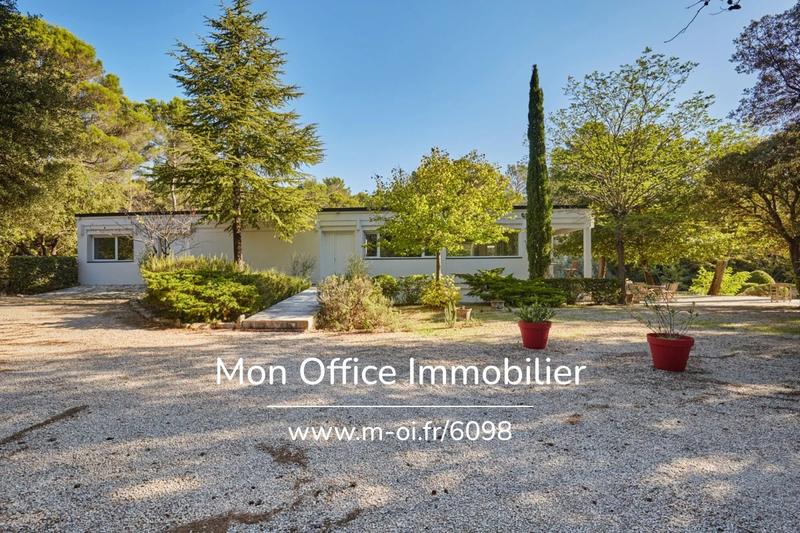 Villa - 240 m² - 6 pièces