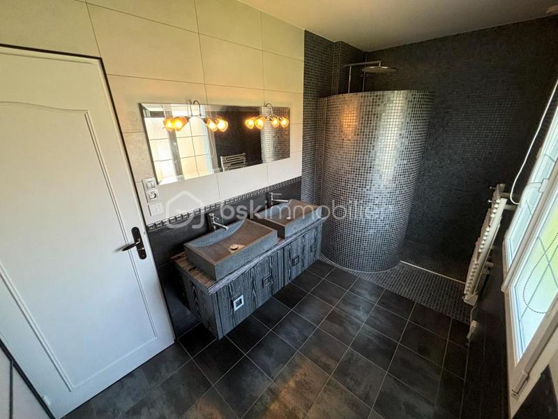 Maison - 150 m² - 5 pièces