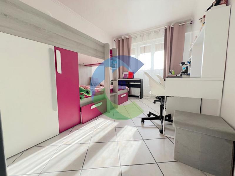 Appartement - 83 m² - 5 pièces