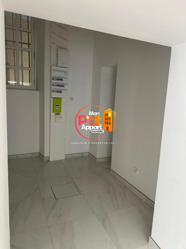 Local commercial - 42 m² - 2 pièces