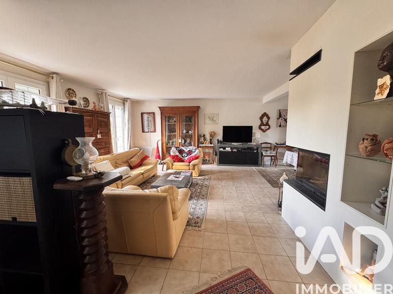 Maison - 180 m² - 9 pièces