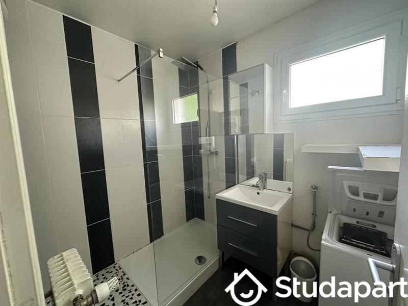 Chambre - 9 m² - 1 pièce