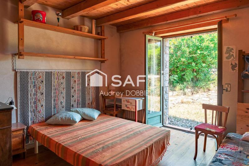 Maison - 228 m² - 8 pièces